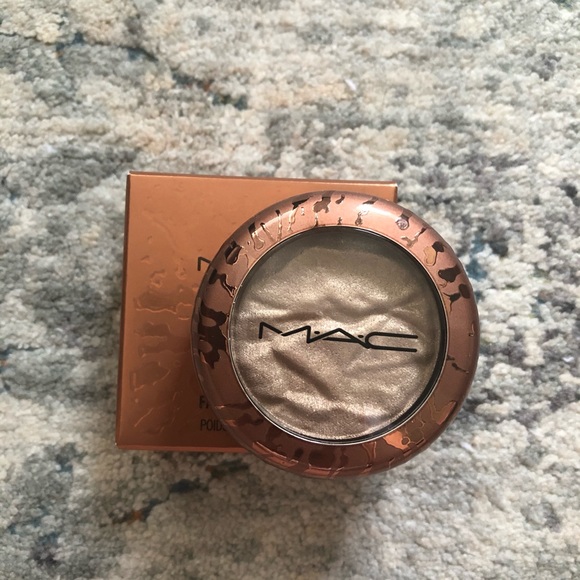 MAC Cosmetics foiled shadow - Picture 2 of 9